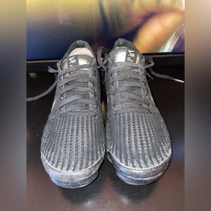 Women’s Vapormax size 7.5